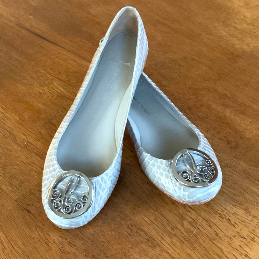 Donald J. Pliner Gray Emblem Flats